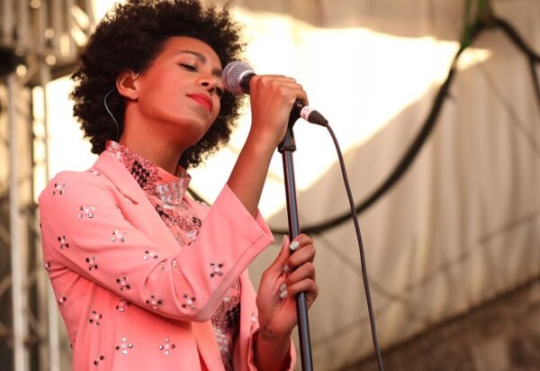 Solange lança clipe para “Lovers In The Parking Lot”, em parceria com o The Creators Project
