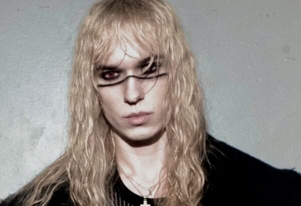 Quem é 2hollis, o “vampiro” de 22 anos que o underground jura que vai dominar 2026