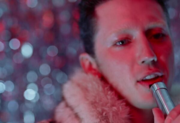 Nicole Kidman troca Boy Erased pela pista de dança em “She’s the Best”, de Troye Sivan